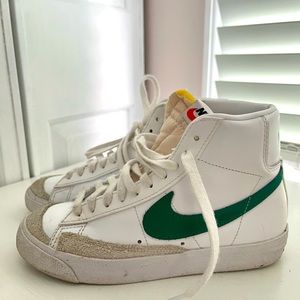 GREEN HIGH TOP NIKE BLAZERS WOMENS SIZE 6